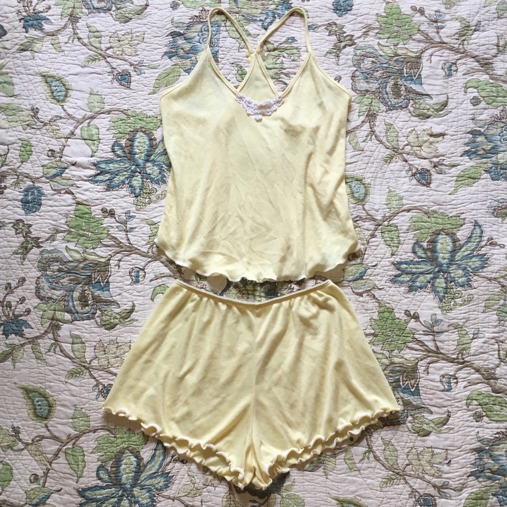 Vintage 90s yellow sleep shorts